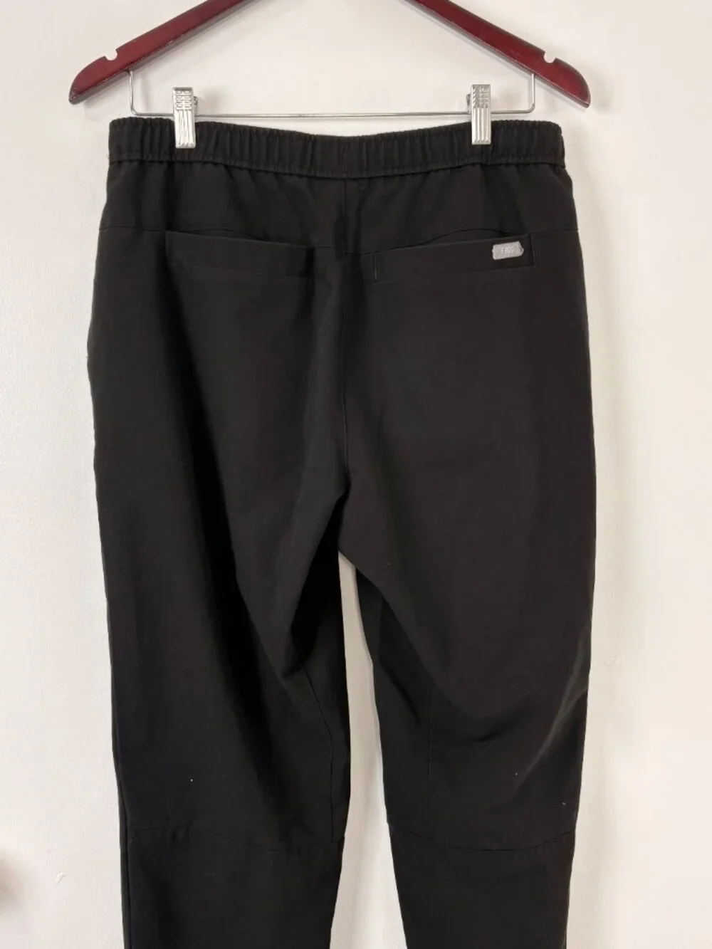 FIGS Men's Tansen Black Jogger Scrub Pants Small